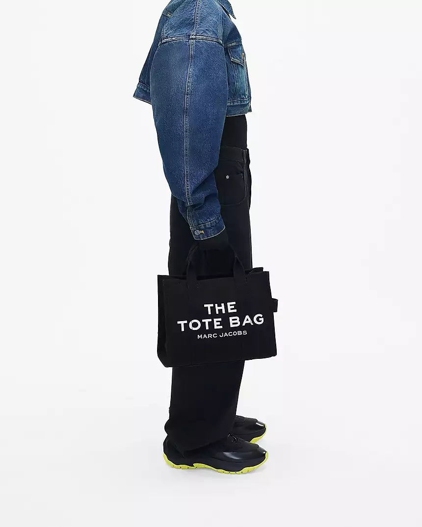 THE CANVAS
MEDIUM TOTE BAG