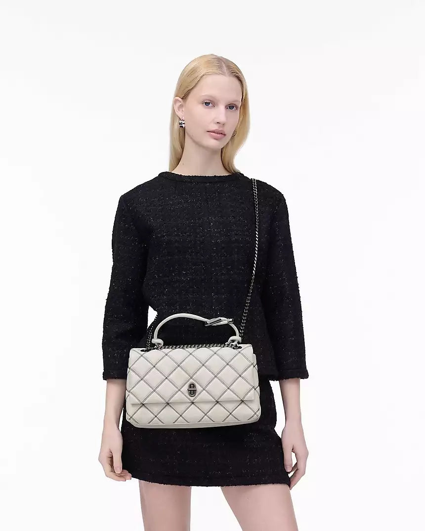 THE BI-COLOR
QUILTED DUAL CONVERTIBLE SHOULDER BAG MEDIUM