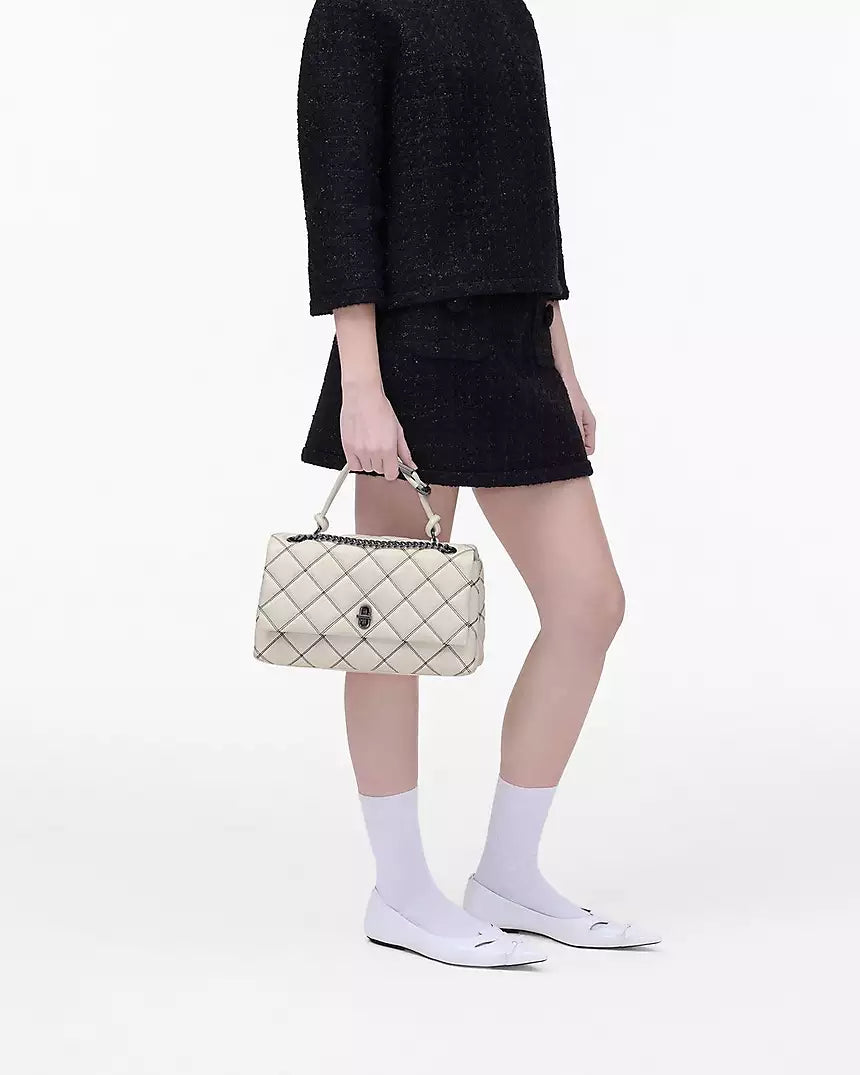 THE BI-COLOR
QUILTED DUAL CONVERTIBLE SHOULDER BAG MEDIUM