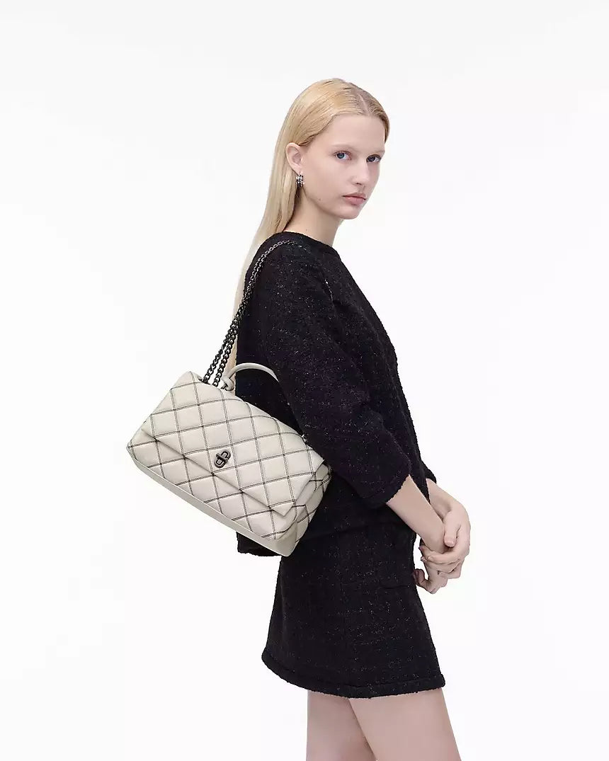 THE BI-COLOR
QUILTED DUAL CONVERTIBLE SHOULDER BAG MEDIUM